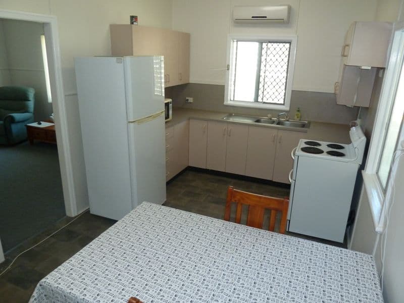 9 Adrian Street, WEST MACKAY QLD 4740, West Mackay - Thumbnail 5