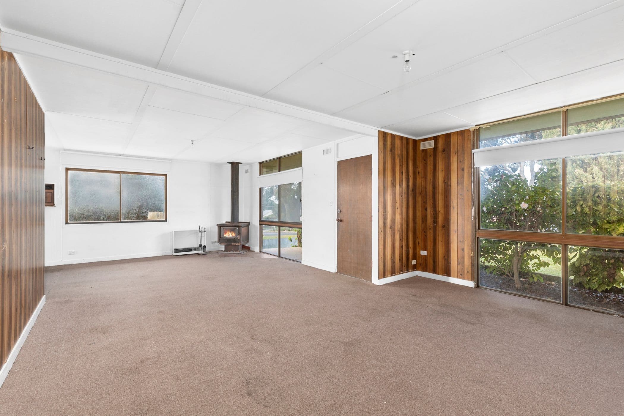 75 Churchill Avenue, Ararat VIC 3377, Ararat - Thumbnail 2