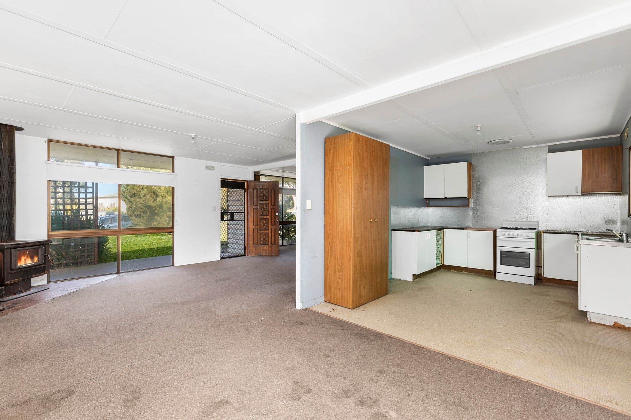 75 Churchill Avenue, Ararat VIC 3377, Ararat - Thumbnail 4