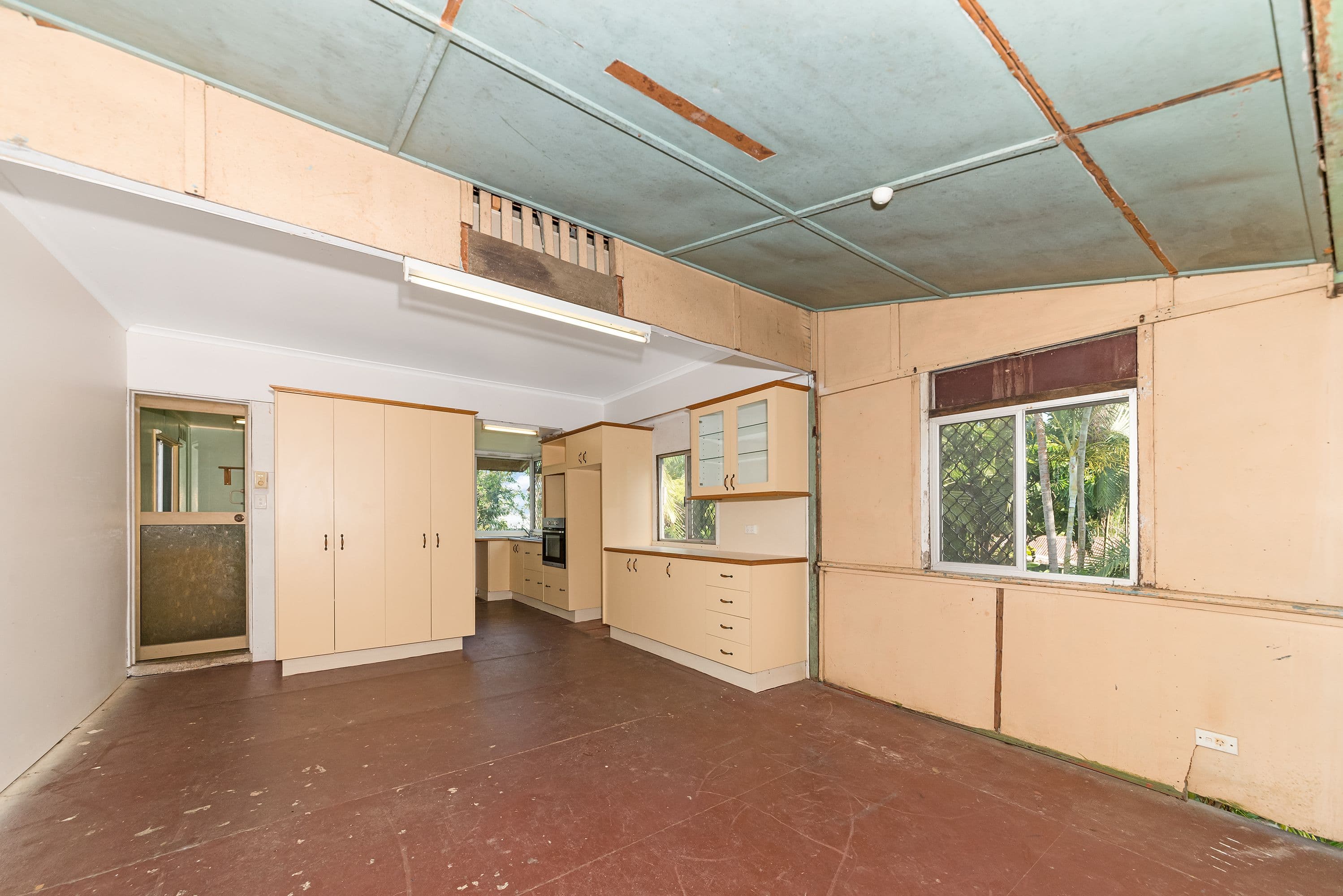 43 Ninth Avenue, Railway Estate QLD 4810, Railway Estate - Thumbnail 2