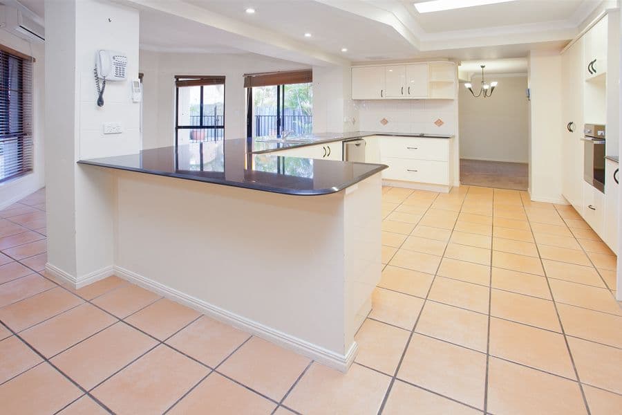 6 Cowell Street, CARINDALE QLD 4152, Carindale - Thumbnail 3