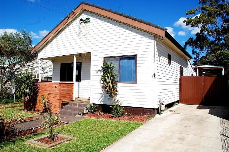 42 Mountford Avenue, GUILDFORD NSW 2161, Guildford - Thumbnail 2