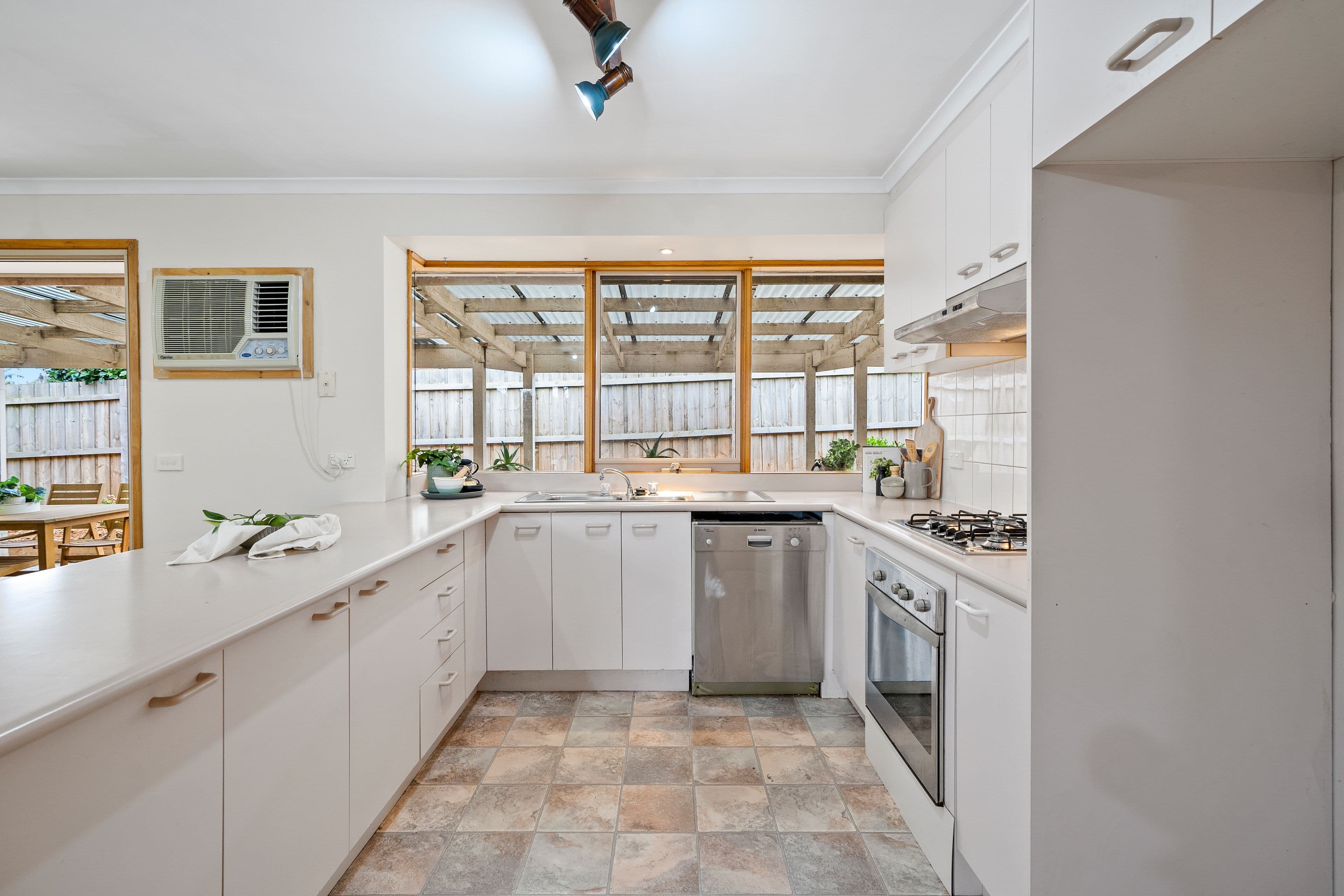 1 Constance Close, Lysterfield VIC 3156, Lysterfield - Thumbnail 5