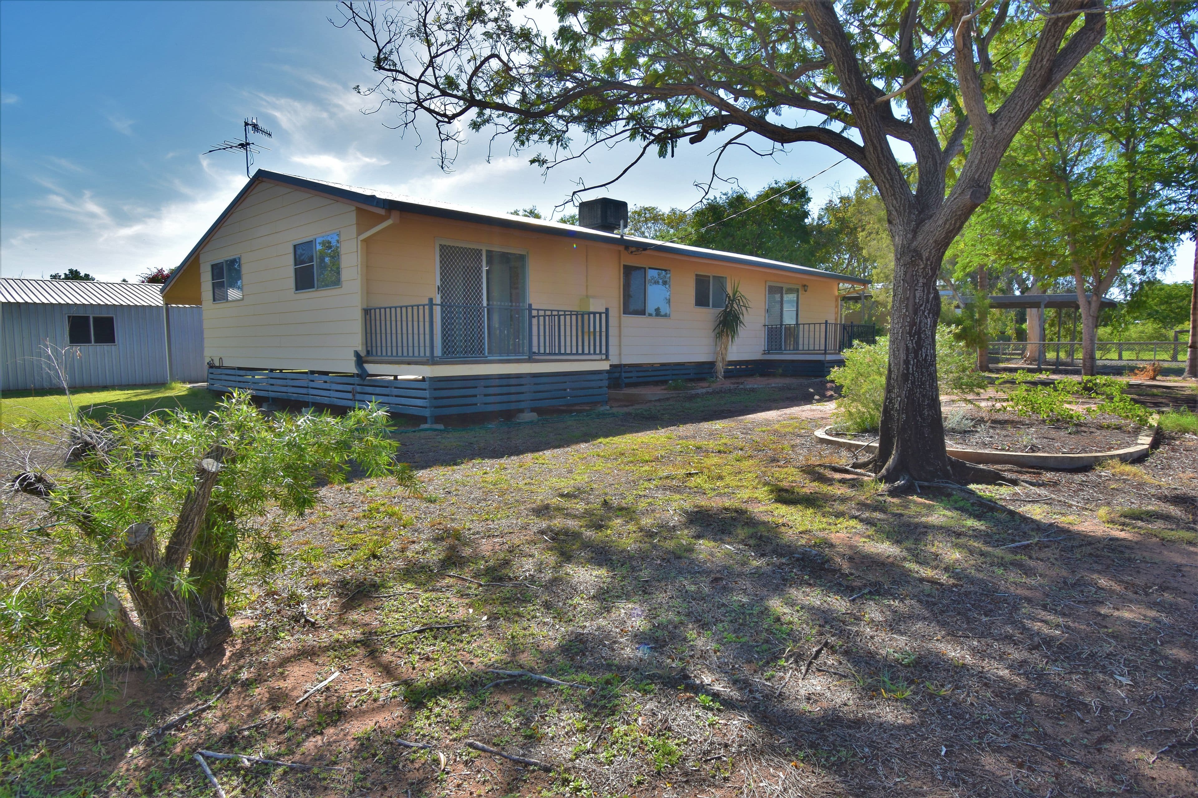 130 Acacia Street, Barcaldine QLD 4725, Barcaldine - Image 1