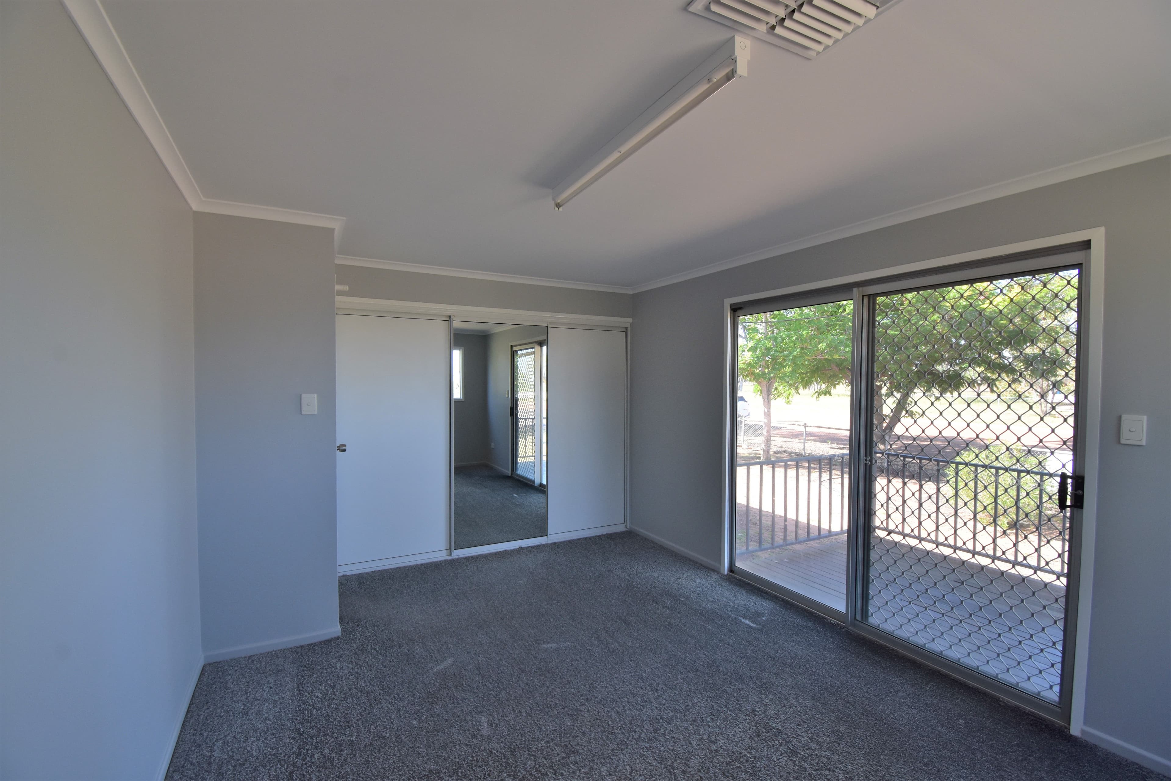 130 Acacia Street, Barcaldine QLD 4725, Barcaldine - Thumbnail 4