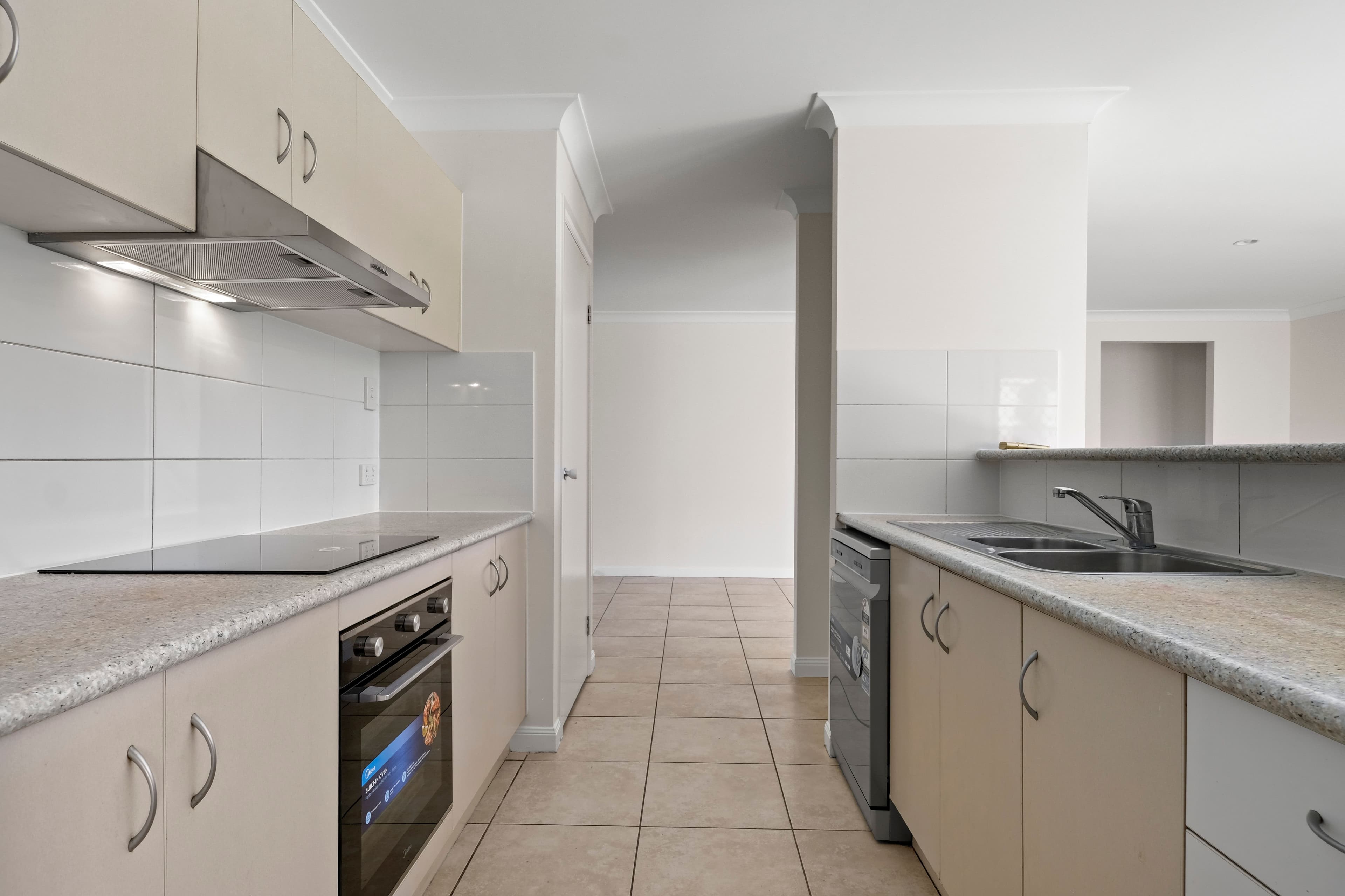 21 Davies Street, Goodna QLD 4300, Goodna - Thumbnail 2