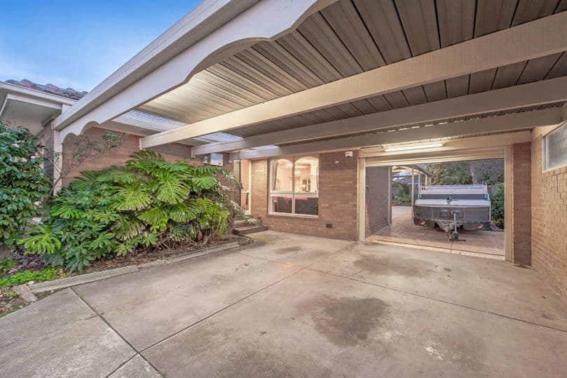 76 Hughes Parade, Reservoir VIC 3073, Reservoir - Thumbnail 3