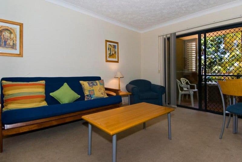 38 Petrel Avenue, MERMAID BEACH QLD 4218, Mermaid Beach - Thumbnail 2