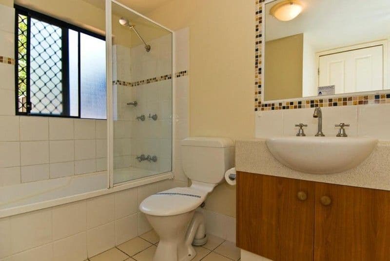 38 Petrel Avenue, MERMAID BEACH QLD 4218, Mermaid Beach - Thumbnail 8