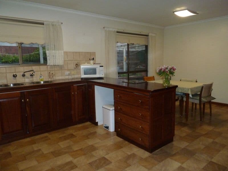 24 Tweed Crescent, MOUNT GAMBIER SA 5290, Mount Gambier - Thumbnail 5