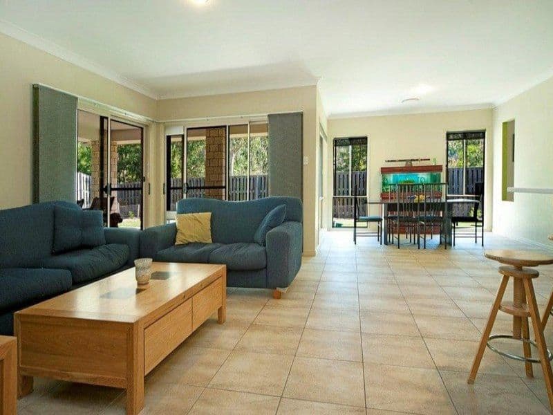 72 Roberts Drive, MAUDSLAND QLD 4210, Maudsland - Thumbnail 2