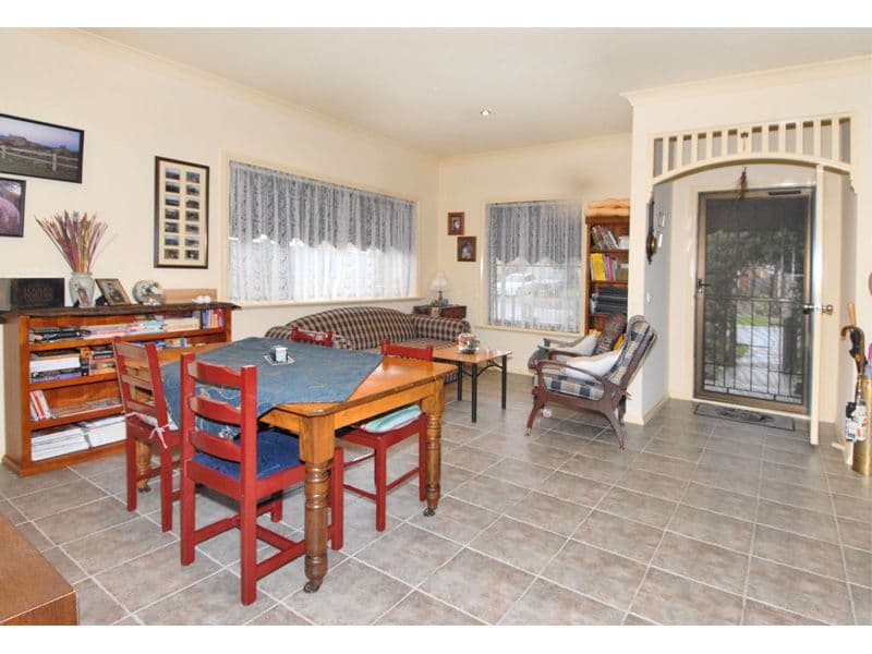 7 Gainsborough Drive, CRAIGIEBURN VIC 3064, Craigieburn - Thumbnail 3