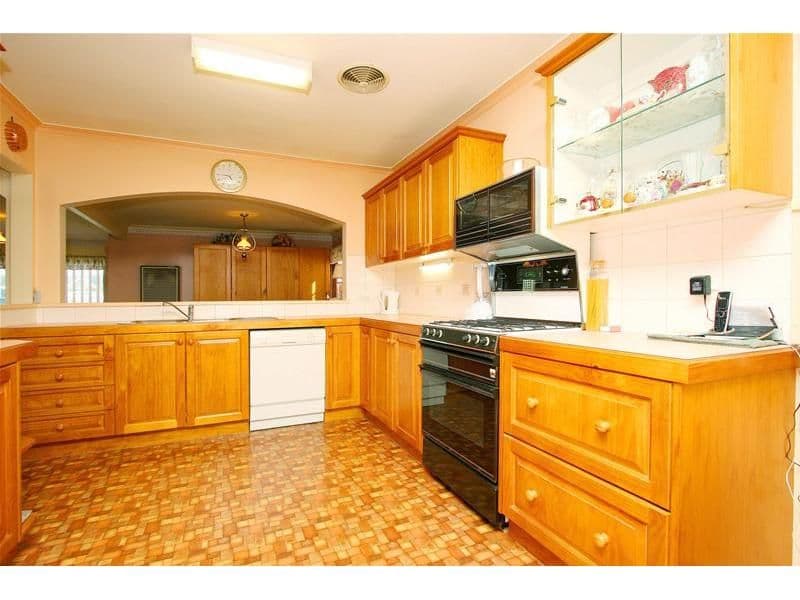 32 Cameron Parade, BUNDOORA VIC 3083, Bundoora - Thumbnail 2