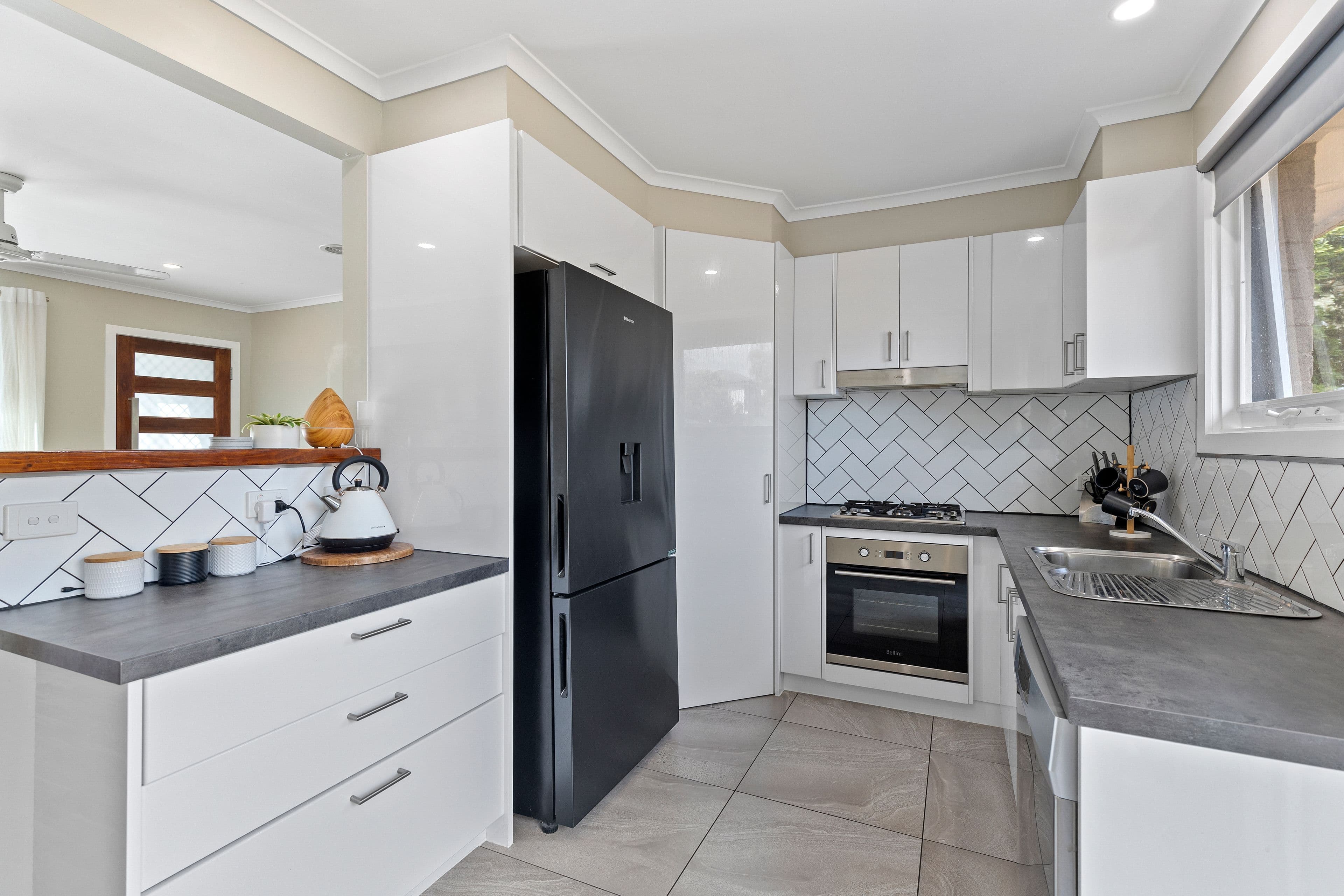 35 Longfellow Avenue, Mooroolbark VIC 3138, Mooroolbark - Thumbnail 3