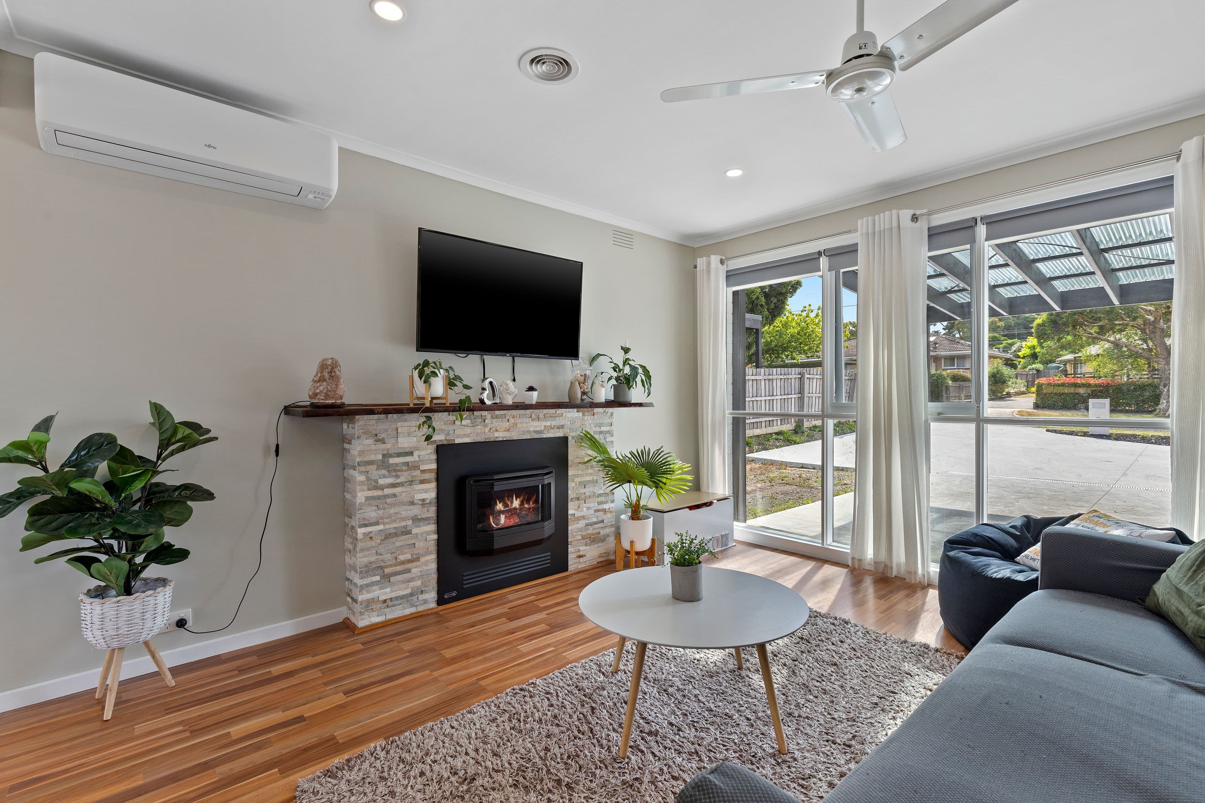 35 Longfellow Avenue, Mooroolbark VIC 3138, Mooroolbark - Thumbnail 4