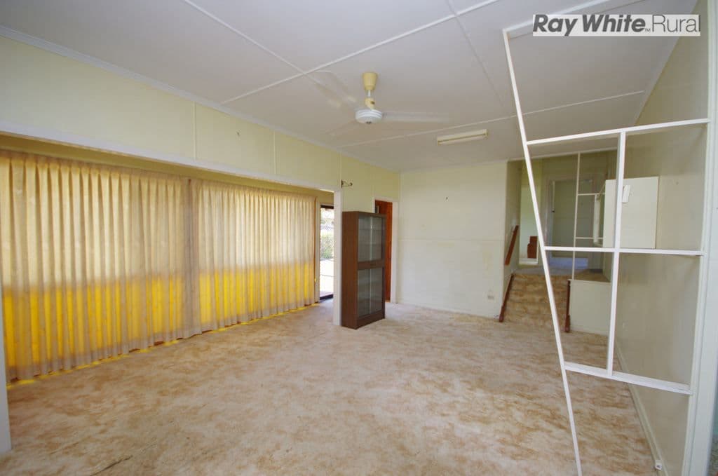 14 Hart Street, BEAUDESERT QLD 4285, Beaudesert - Thumbnail 2