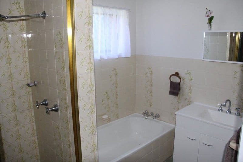 1 Swains Court, BOYNE ISLAND QLD 4680, Boyne Island - Thumbnail 4