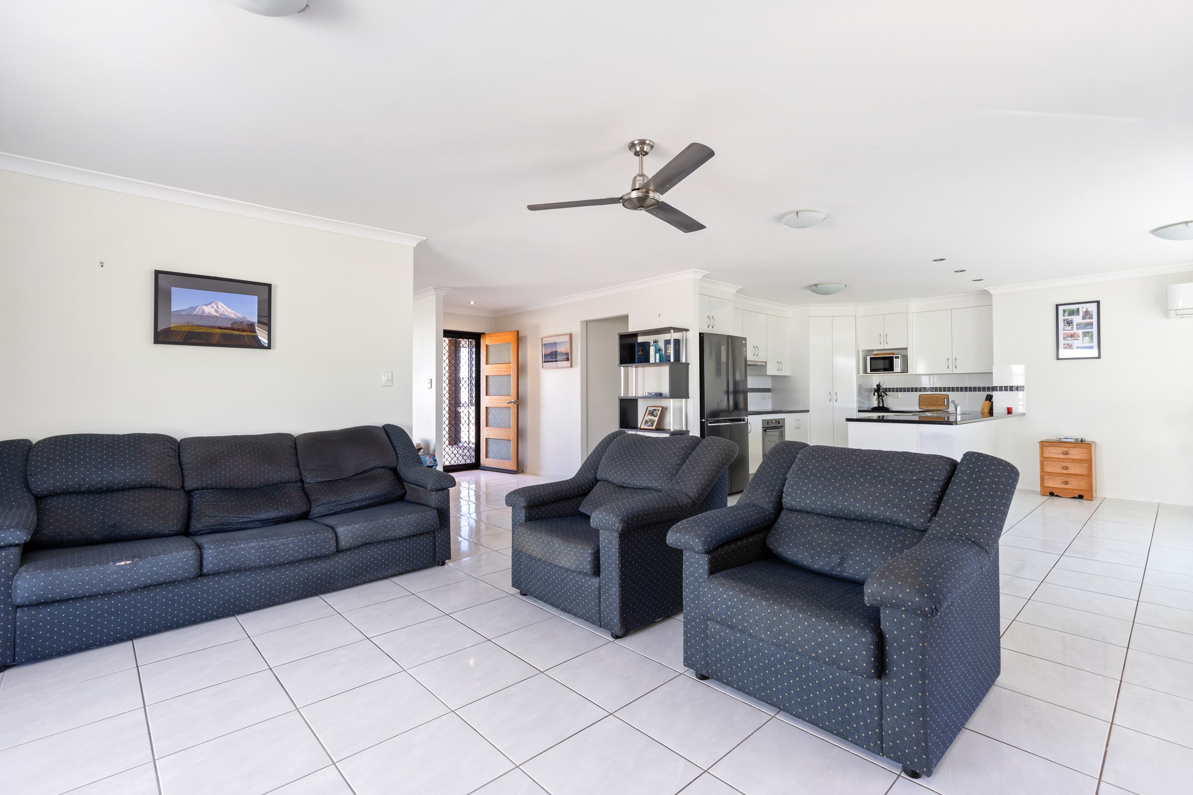 6 Wright Street, Emerald QLD 4720, Emerald - Thumbnail 3
