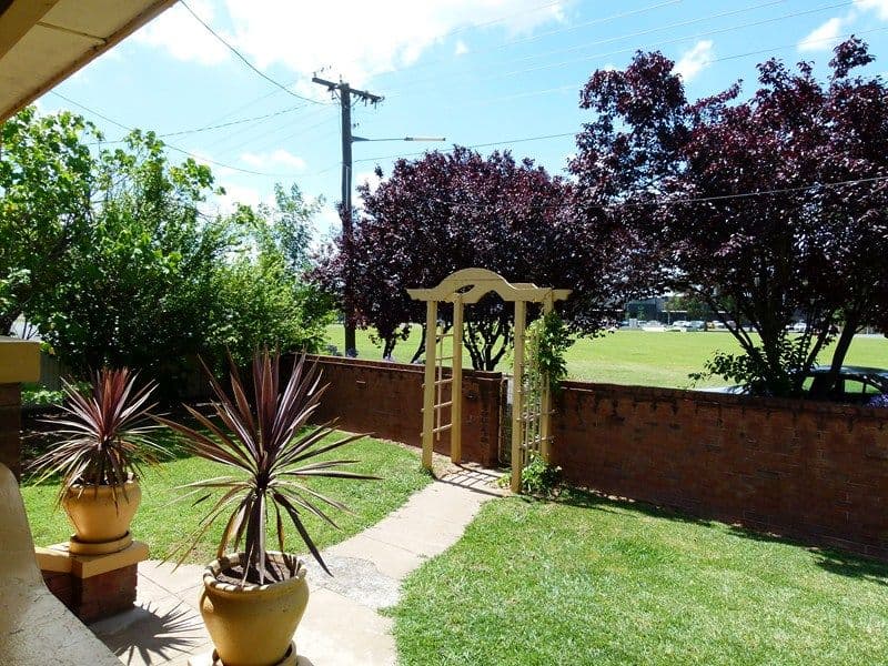 18 Parry Road, Eltham North, Eltham North - Thumbnail 2