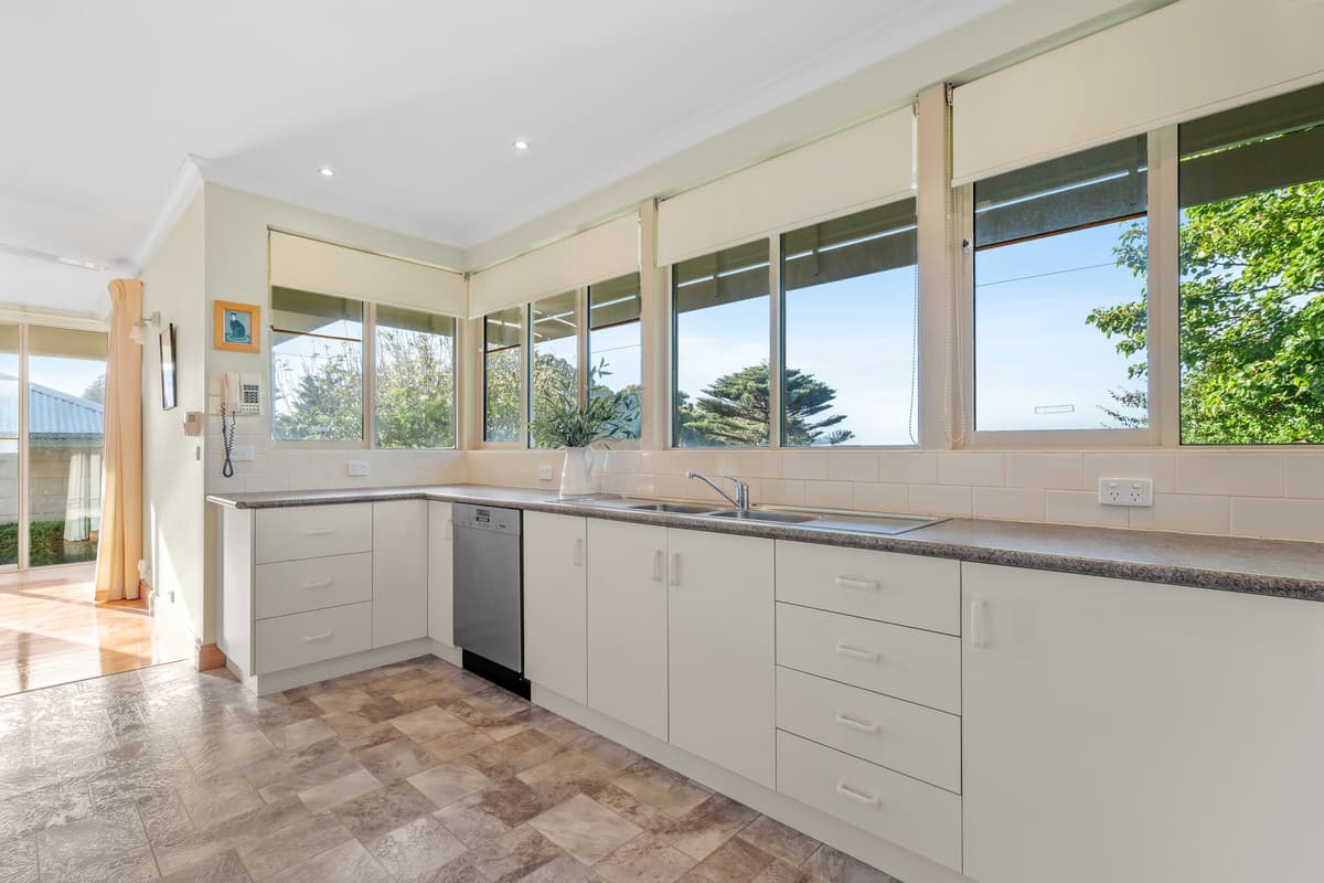 1 / 7 Regent, Port Fairy VIC 3284, Port Fairy - Thumbnail 2