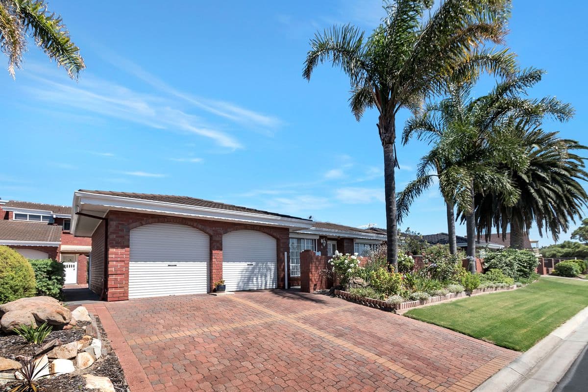 4 Cocos Grove, West Lakes SA 5021, West Lakes - Image 1