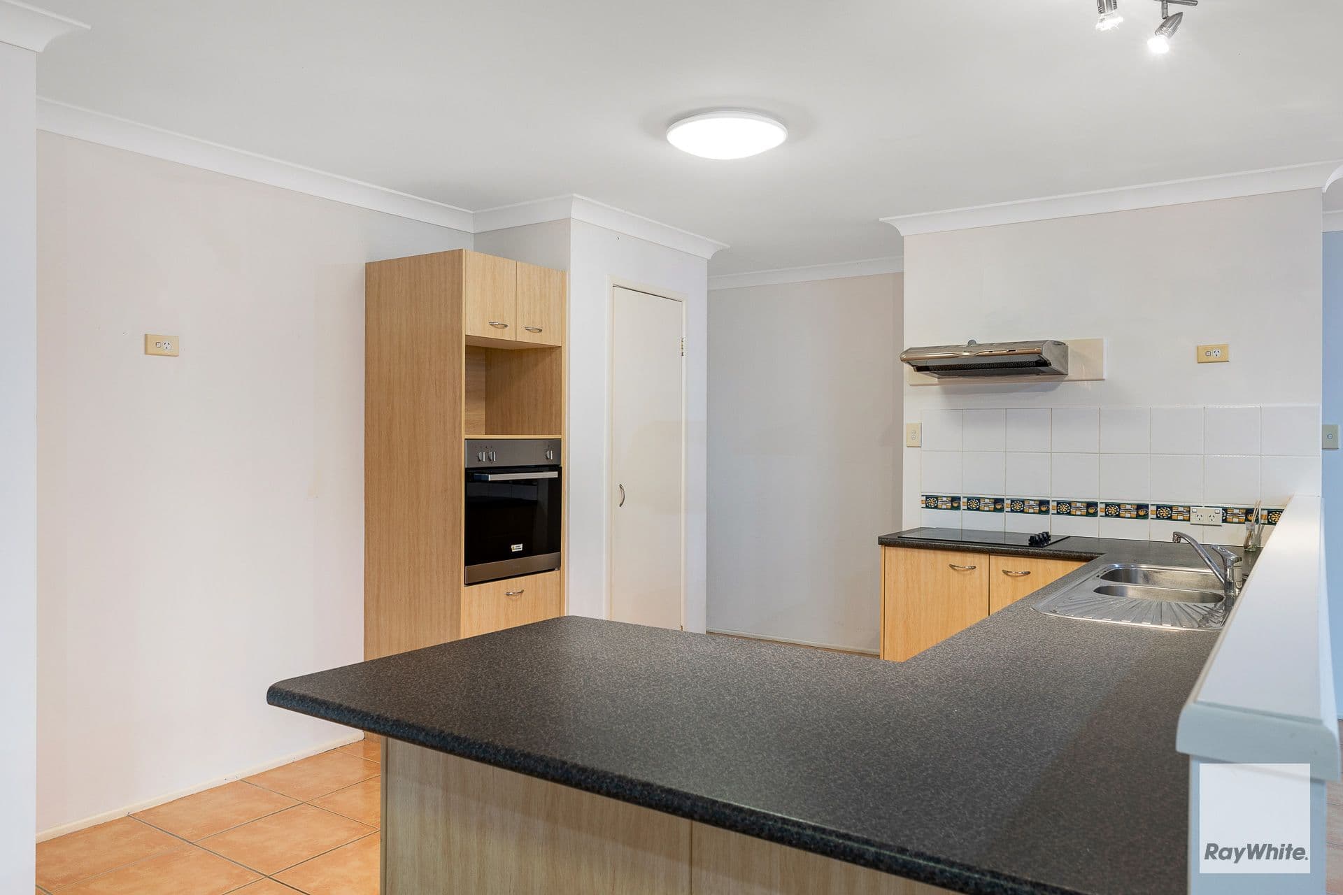 2 Daydream Street, Redland Bay QLD 4165, Redland Bay - Thumbnail 7