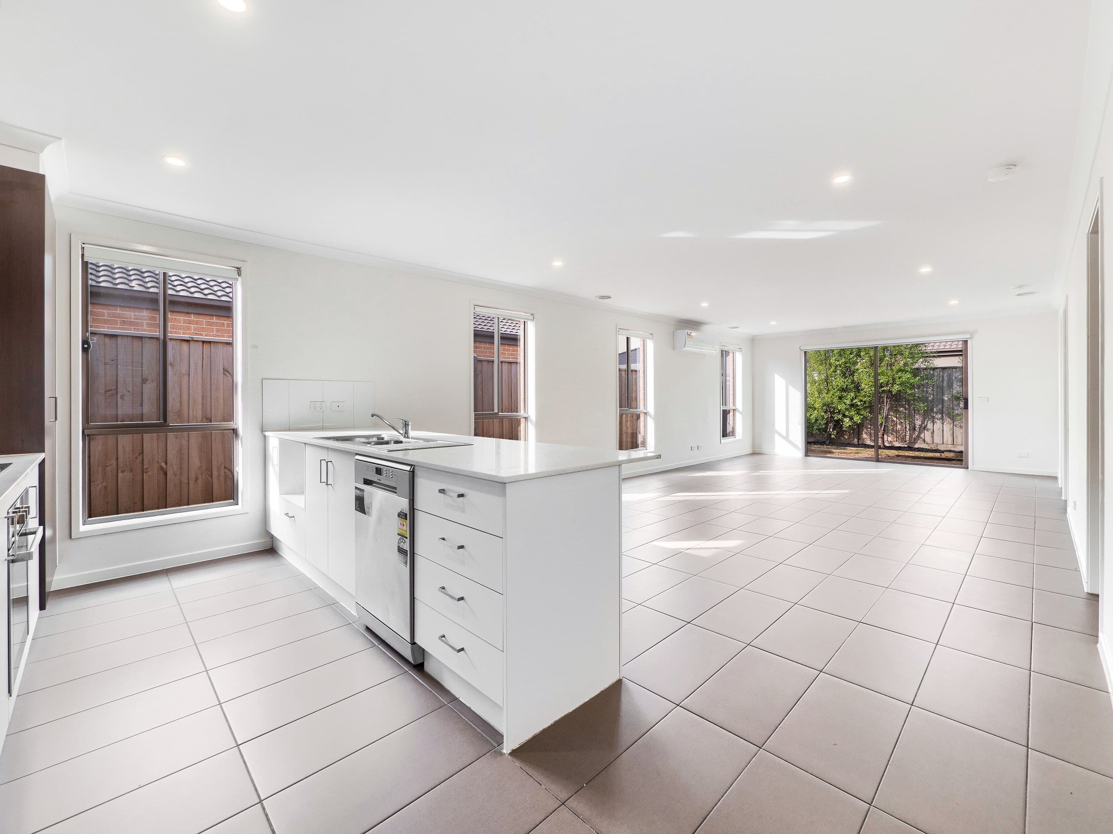17 Melville Road, Officer VIC 3809, Officer - Thumbnail 5
