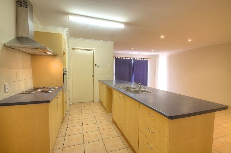 11 Hall Street, PEAK CROSSING QLD 4306, Peak Crossing - Thumbnail 3