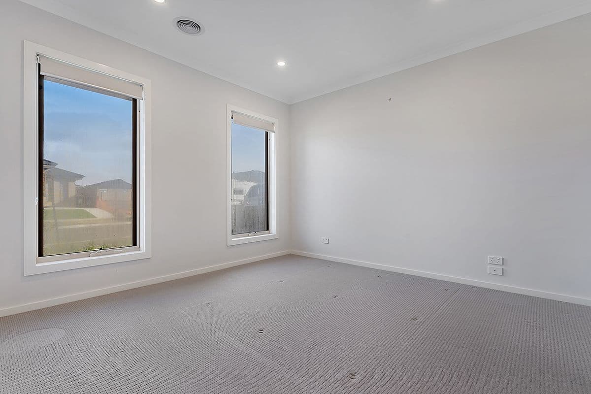8 Kinkora Avenue, Mickleham VIC 3064, Mickleham - Thumbnail 2