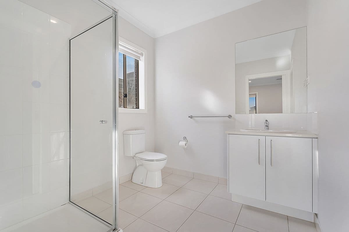 8 Kinkora Avenue, Mickleham VIC 3064, Mickleham - Thumbnail 3