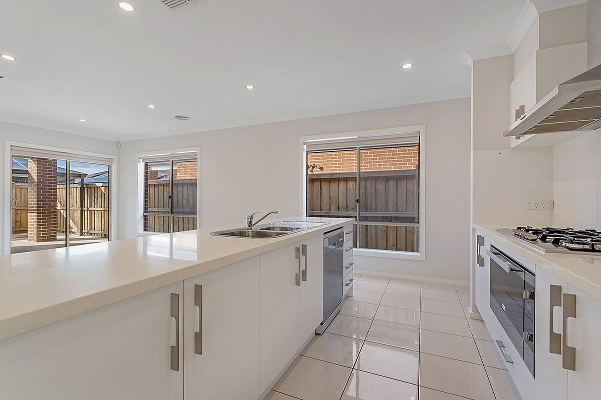 8 Kinkora Avenue, Mickleham VIC 3064, Mickleham - Thumbnail 5