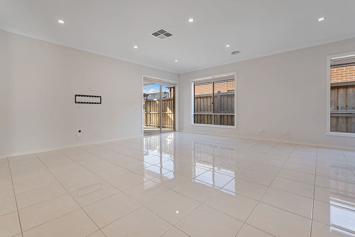 8 Kinkora Avenue, Mickleham VIC 3064, Mickleham - Thumbnail 8