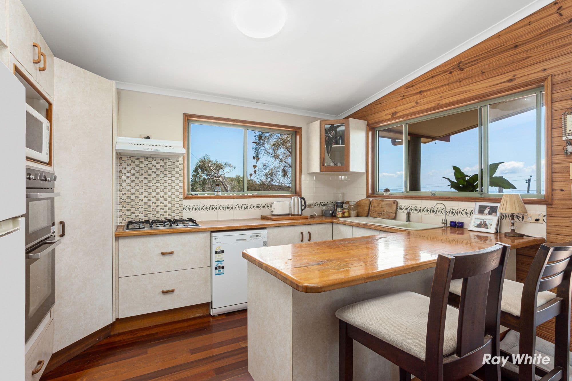 112 Archer Street, Emu Park QLD 4710, Emu Park - Thumbnail 3