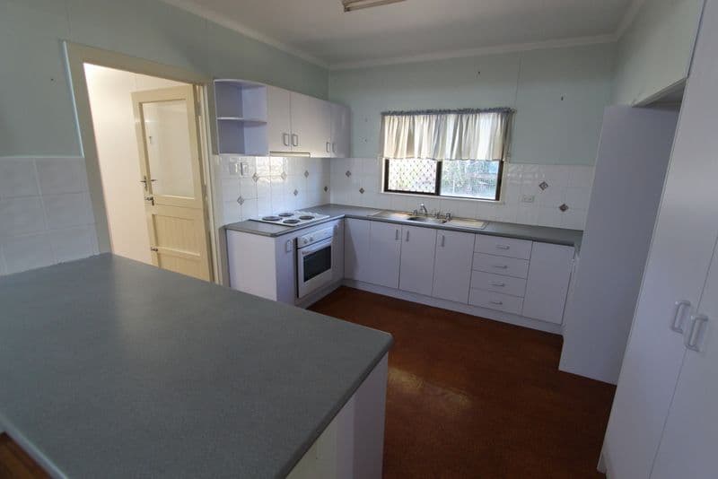 10 Lockett Street, Charleville QLD 4470, Charleville - Thumbnail 2