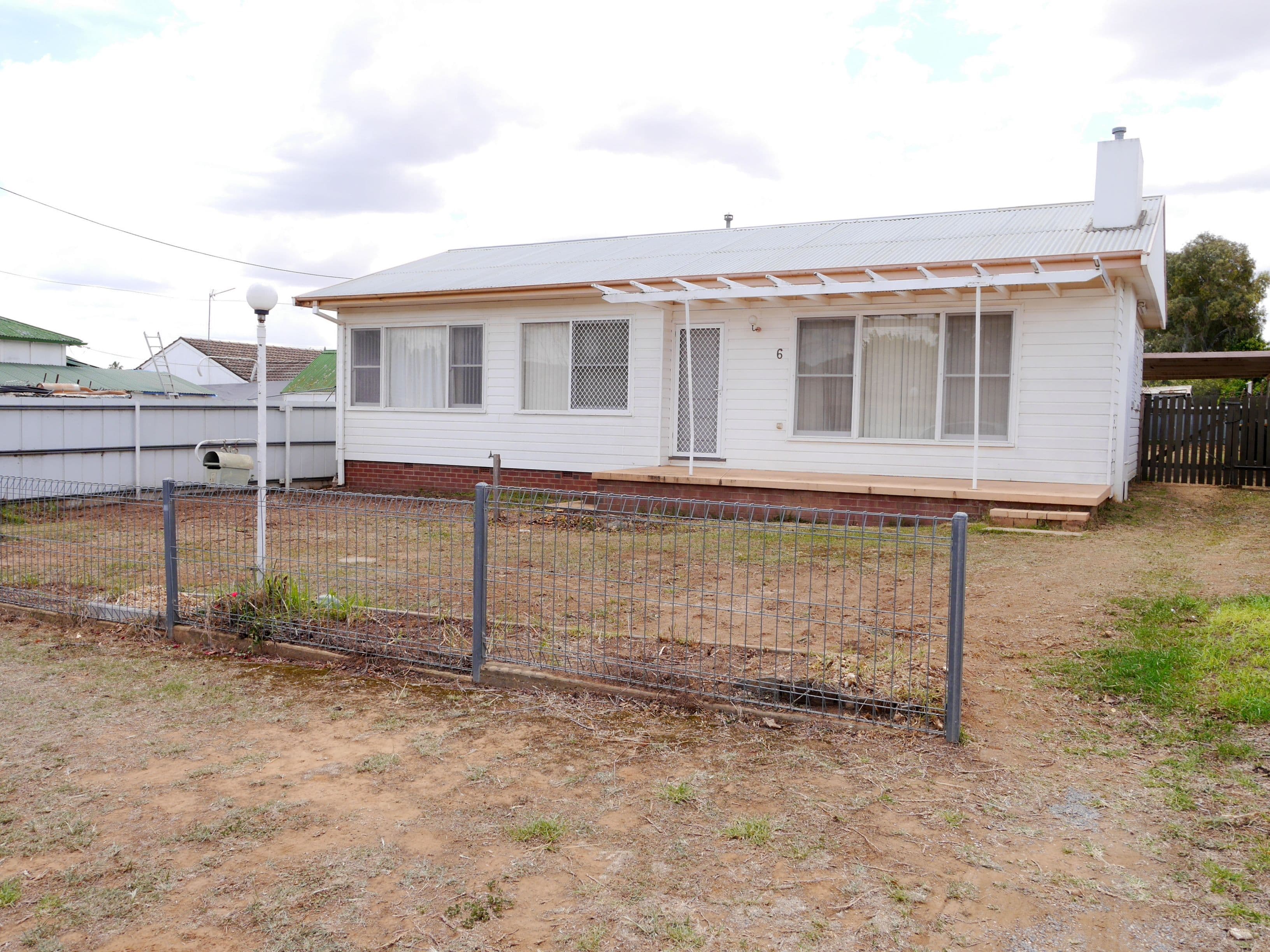 6 Belmore Street, Cowra - Image 1