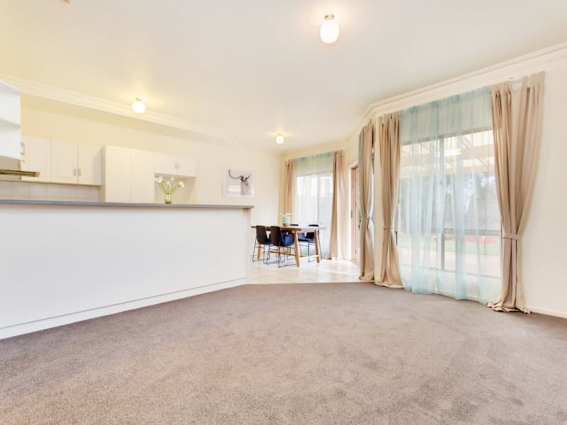 1 / 4 Aquaviva Circle, Viveash, Mile End - Thumbnail 4