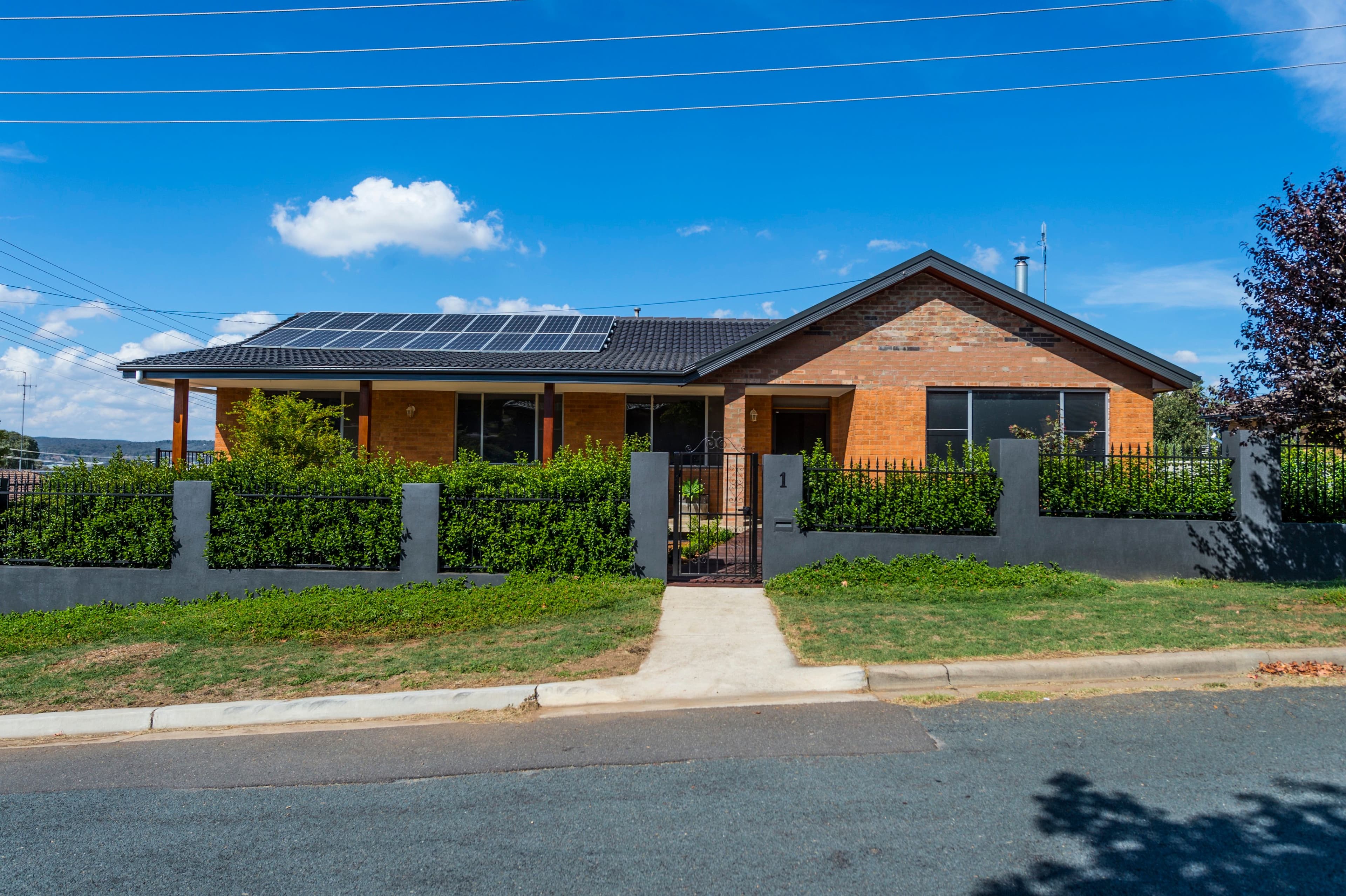 1 Cascade Street, Crestwood - Image 1