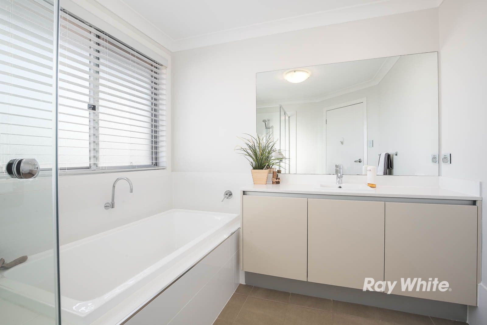19 Hadley Circuit, Beaumont Hills - Thumbnail 8
