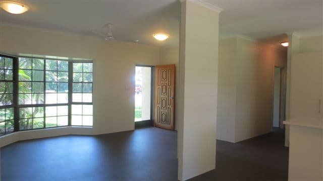 31 Napier Street, TRINITY PARK QLD 4879, Trinity Park - Thumbnail 2