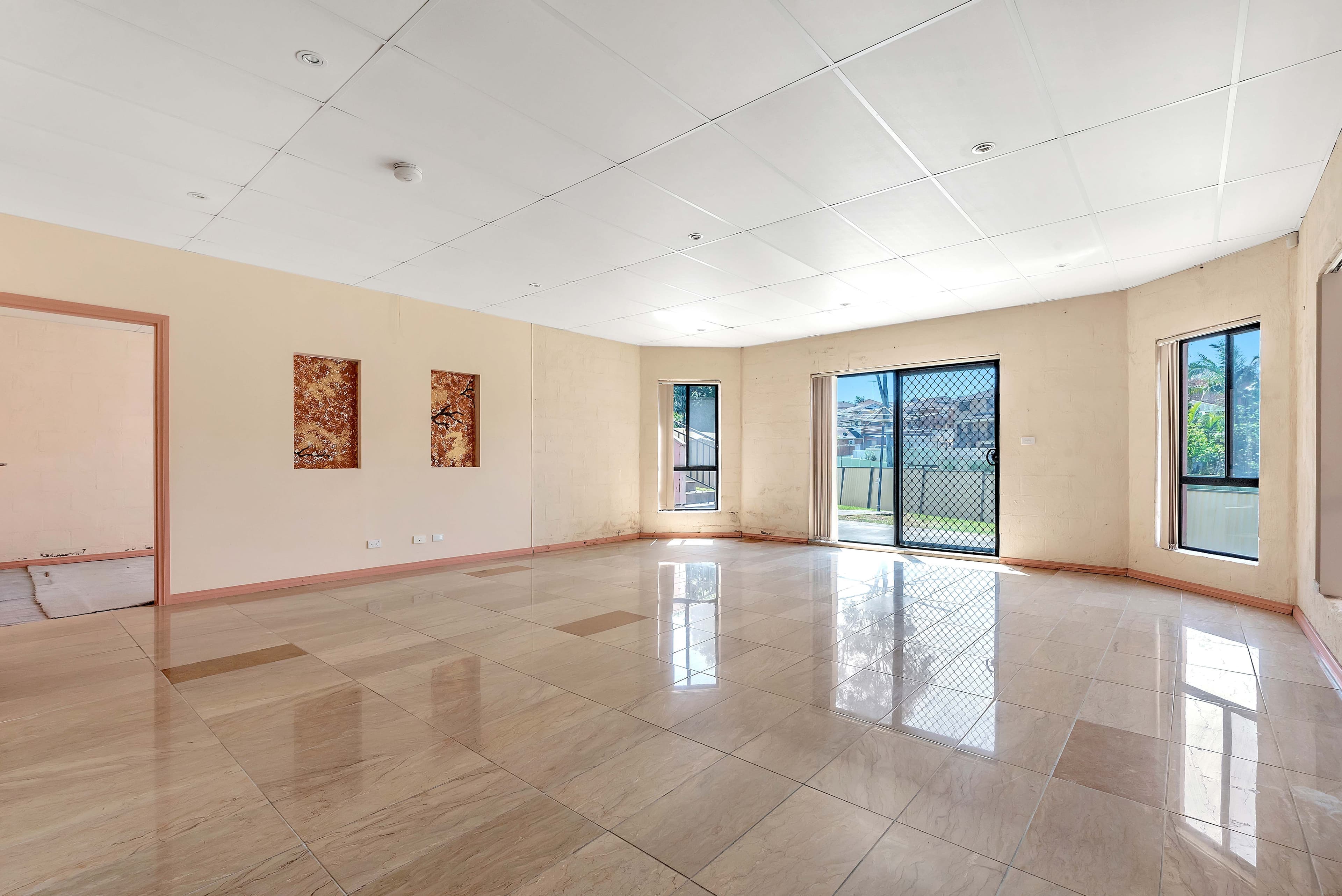 10 Turner Place, Casula - Thumbnail 2