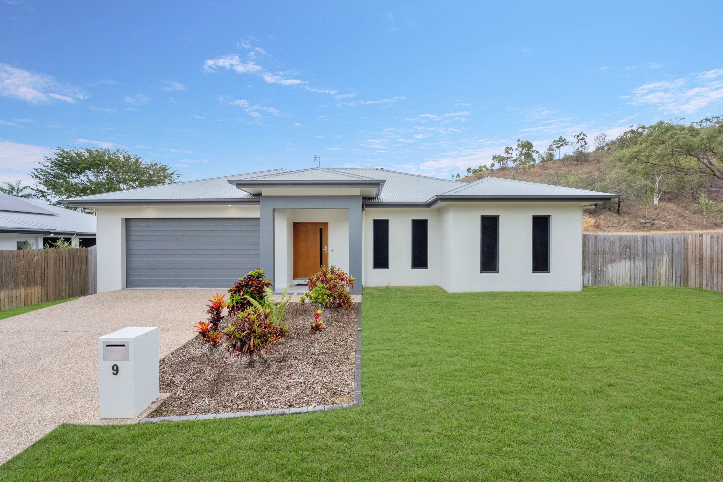 9 May Kooth Place, Mount Louisa QLD 4814, Mount Louisa - Image 1
