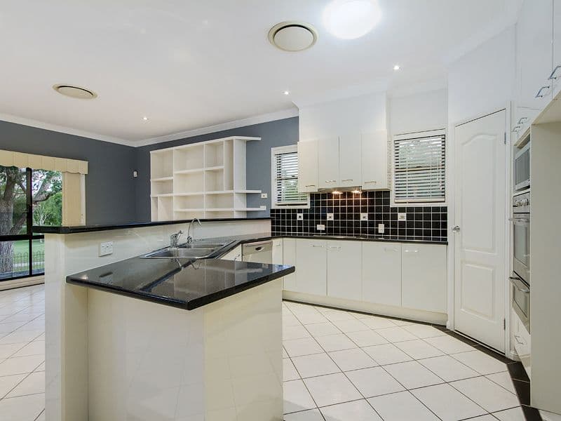 18 Torquay Place, Arundel QLD 4214, Arundel - Thumbnail 6