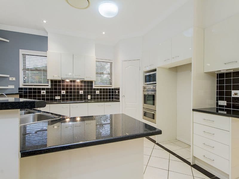18 Torquay Place, Arundel QLD 4214, Arundel - Thumbnail 7
