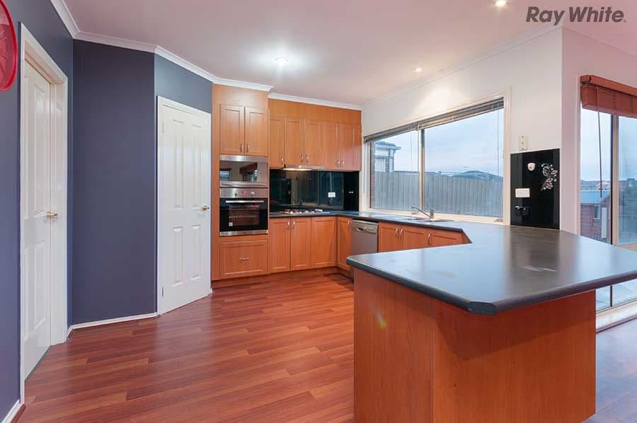 6 Bolac Place, TAYLORS HILL VIC 3037, Taylors Hill - Thumbnail 2