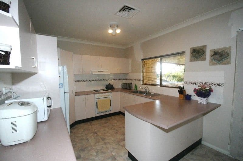 42 Regent Street, NARRABRI NSW 2390, Narrabri - Thumbnail 2