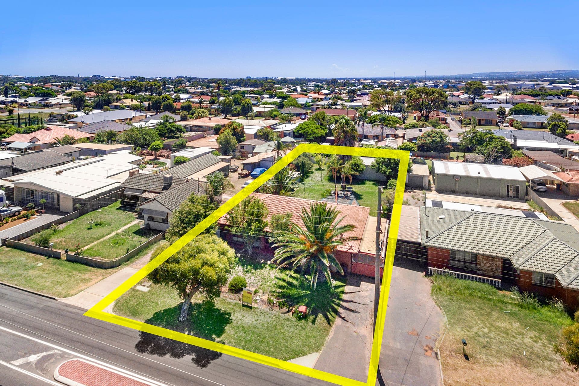 271 Eighth Street, Wonthella WA 6530, Wonthella - Image 1