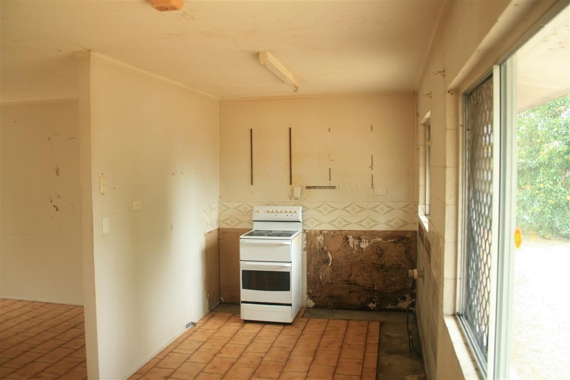140 Miles Avenue, KELSO QLD 4815, Kelso - Thumbnail 6