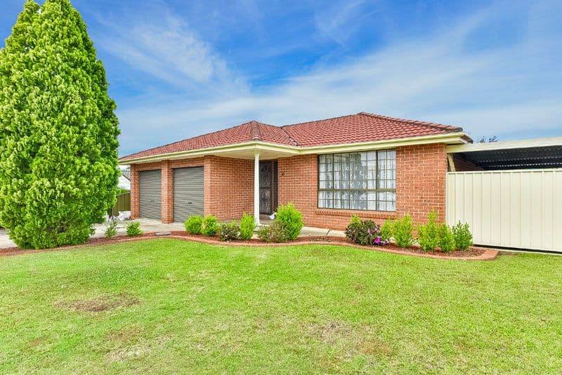 25 Shannon Place, Kearns NSW 2558, Kearns - Image 1
