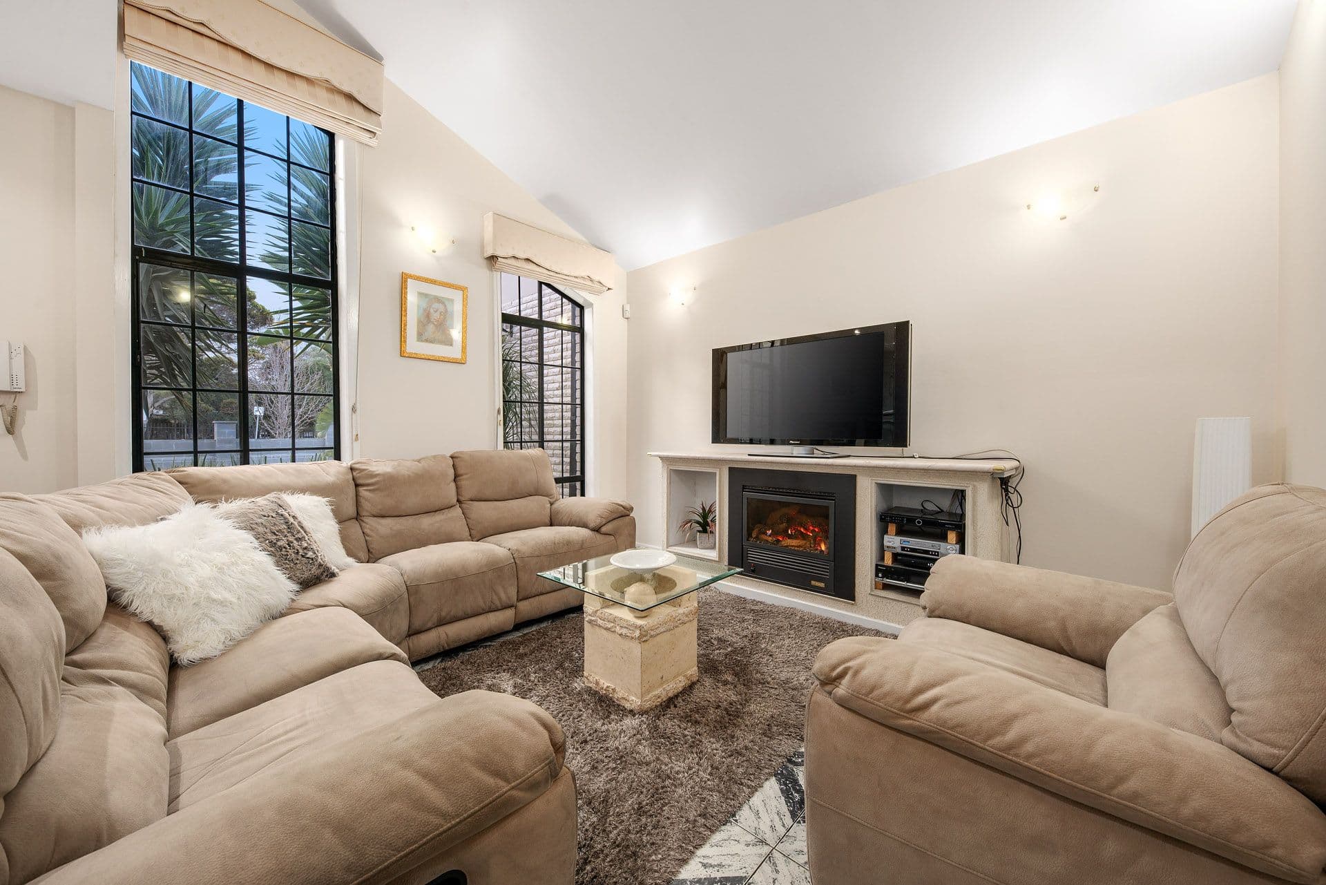 9 Swindon Crescent, Keilor Downs VIC 3038, Keilor Downs - Thumbnail 2