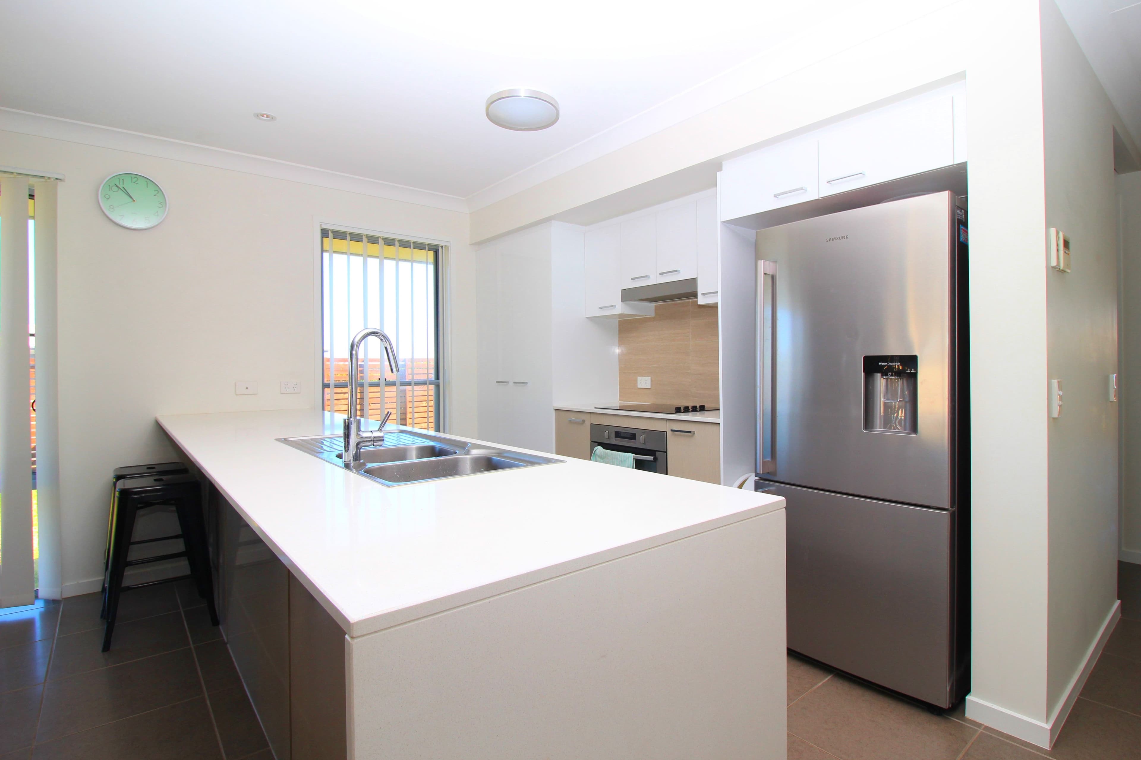 89 Canterbury Road, Emerald QLD 4720, Emerald - Thumbnail 3